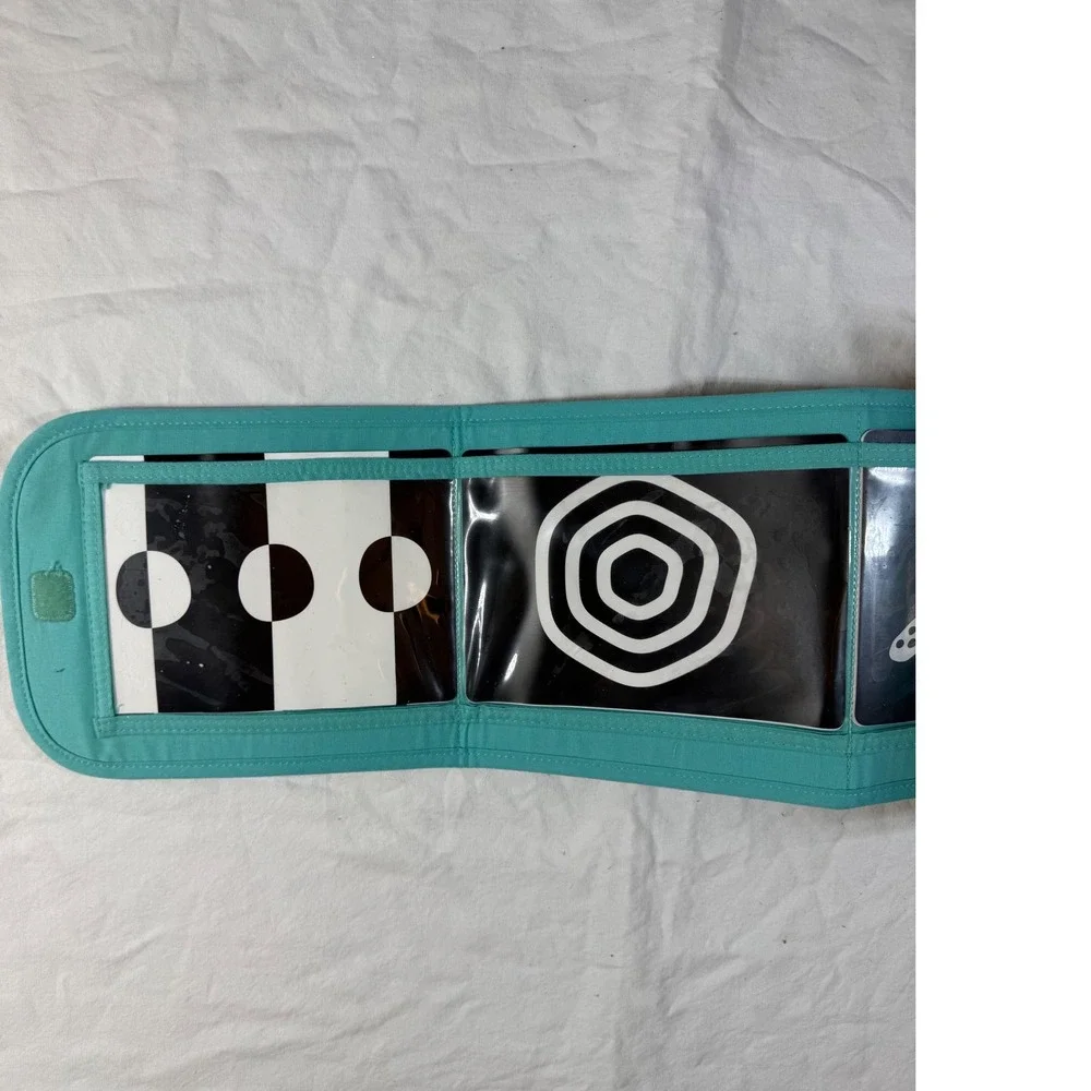Lovevery Standing Card Holder